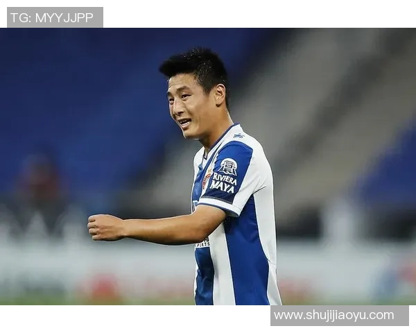 武磊赛场突发小插曲裁判冷静应对展现公正执法风范